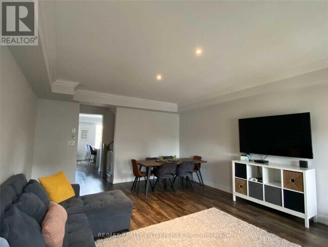 Building Photo - 566 Rapids Ln