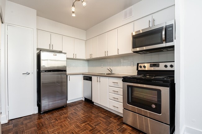 Building Photo - 265 Dixon Road