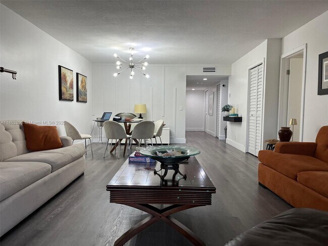 Foto del edificio - 342 Lakeview Dr