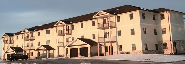 Building Photo - 1355 Holton Dr
