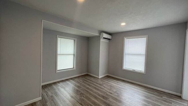 Building Photo - 1723 Alta Vista St