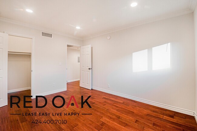 Foto del edificio - 4418 Ensign Ave