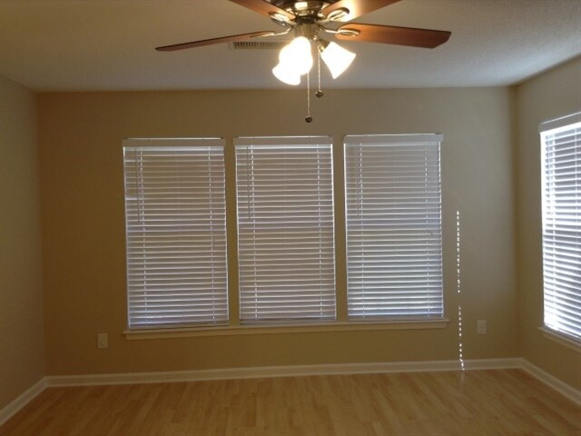 Foto del edificio - 9328 Arbor Creek Dr