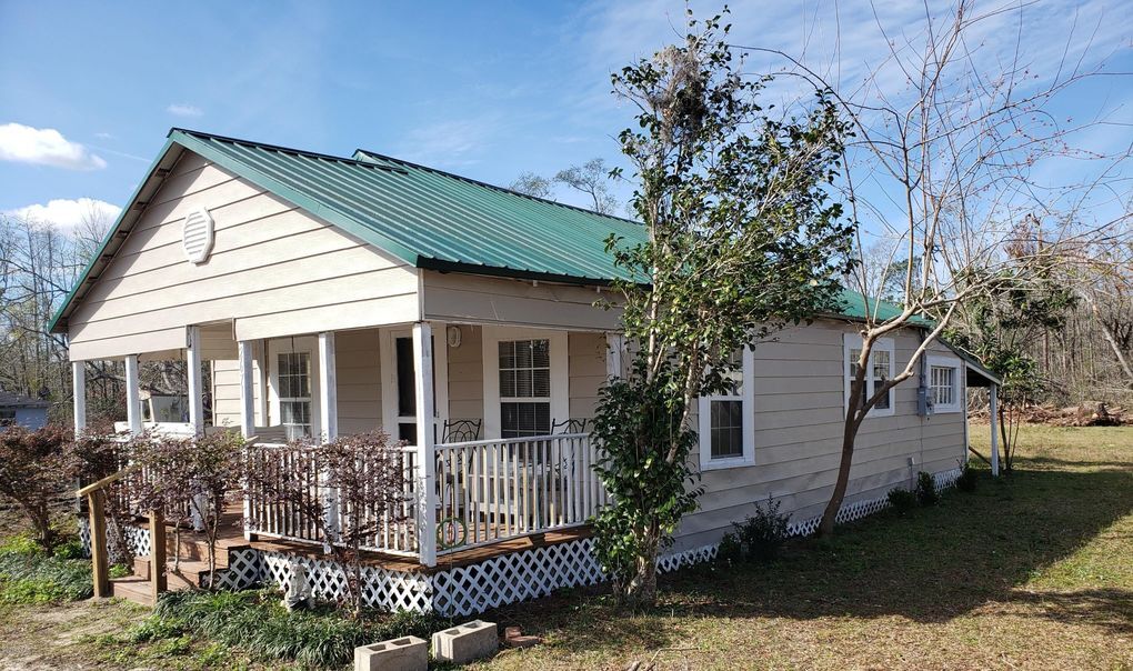 2761 Obert Rd, Cottondale, FL 32431 House for Rent in Cottondale, FL