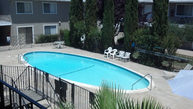 Foto del edificio - 4860 Clayton Rd