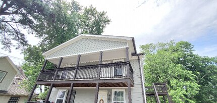 Building Photo - 103 W 17th St
