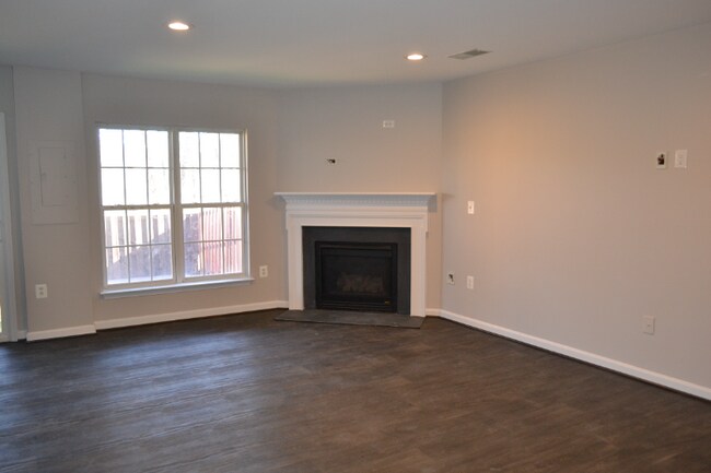 Foto del edificio - 103 Hillside Ct