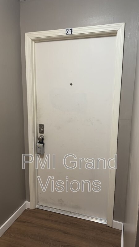 Foto del edificio - 24 W Buchanan Ave