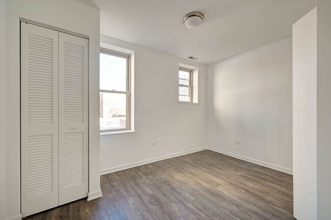 Building Photo - Gut-rehab 1 Bedroom unit in Uptown