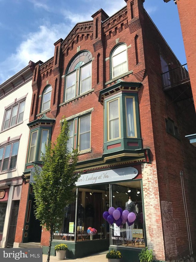 Building Photo - 125 S Main St