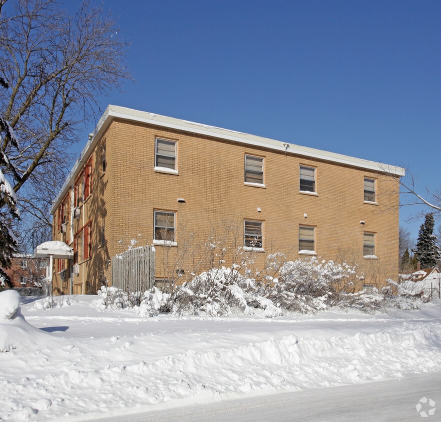 Building Photo - 1115 York Ave