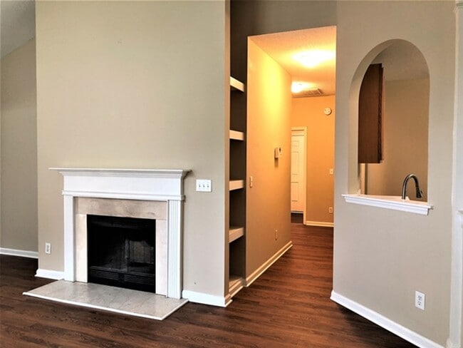 Building Photo - 6688 Bent Creek Dr
