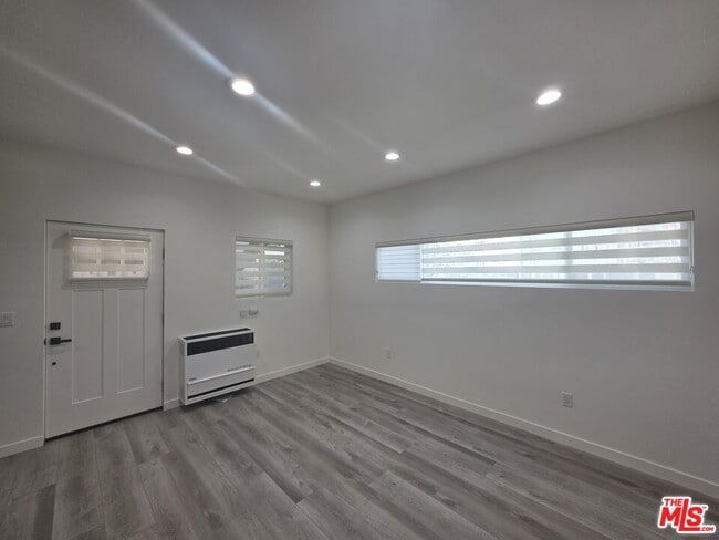 Foto del edificio - 25226 Loytan St