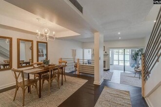 Building Photo - 8 Royalgate Dr