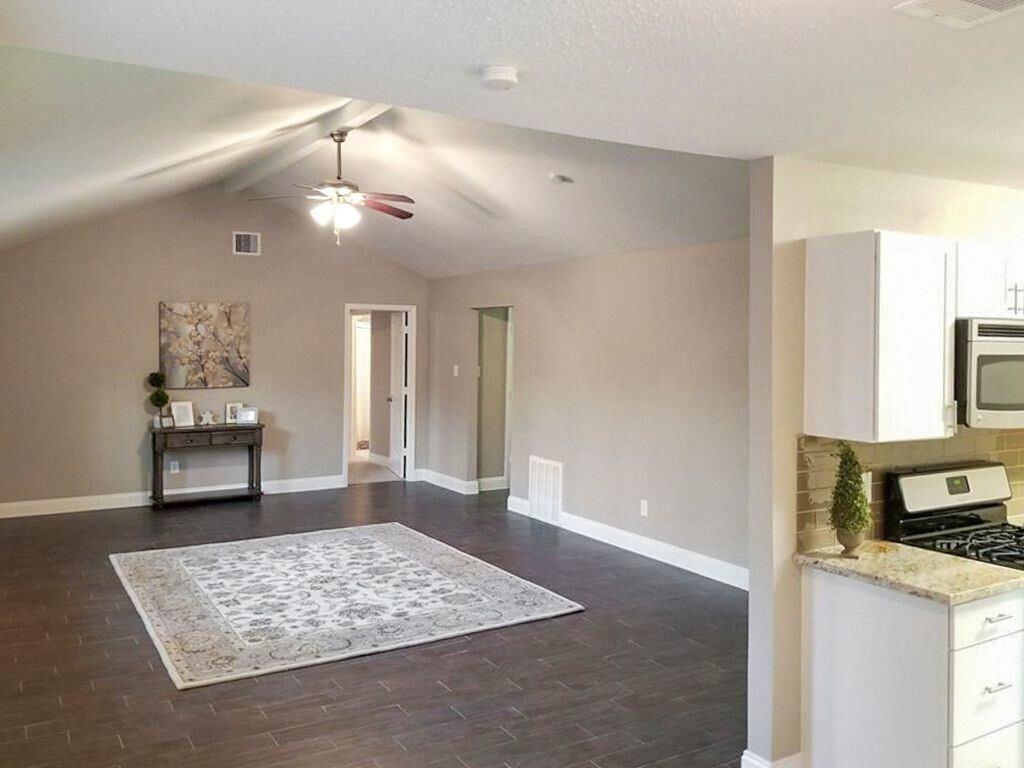 Foto del edificio - 3622 Valerie Ln