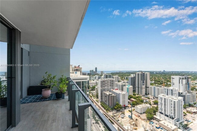 Foto del edificio - 88 SW 7th St