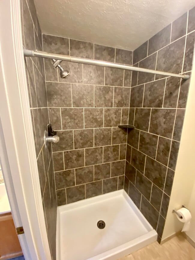 Building Photo - 175 Cave Run Dr