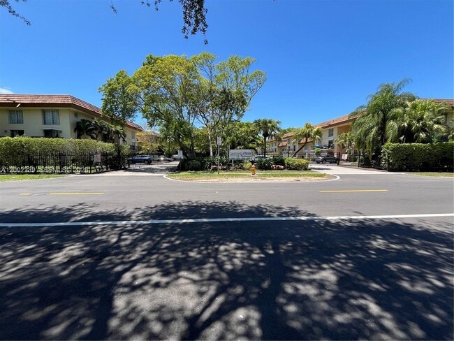 Photo - 8650 SW 109th Ave (Miami, FL) Apartment