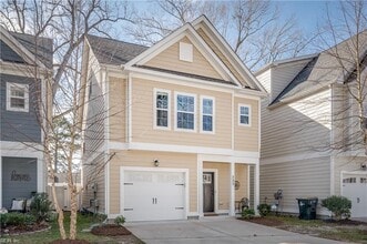Building Photo - 225 Floridays Way