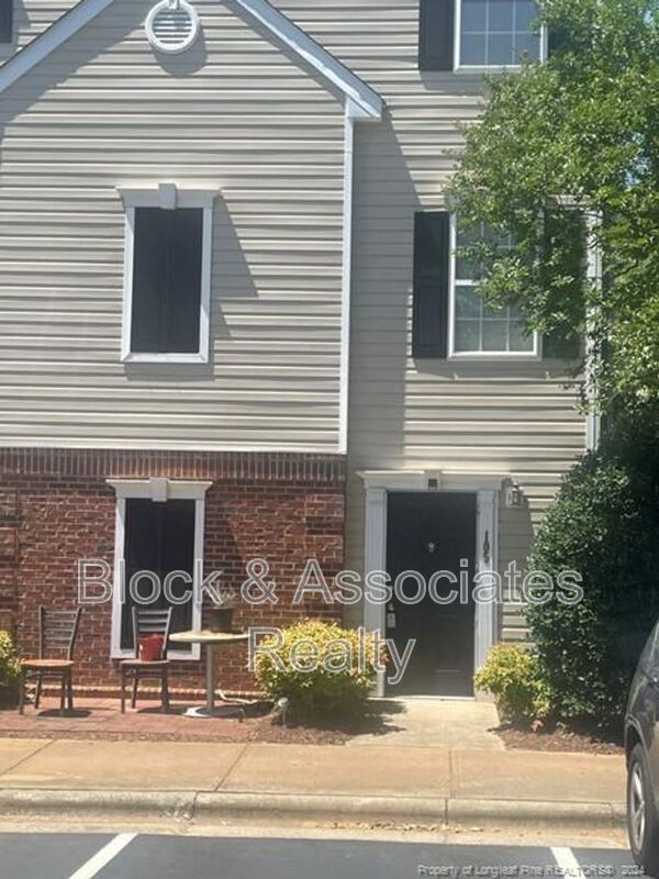 Foto del edificio - 2611 Ivory Run Way