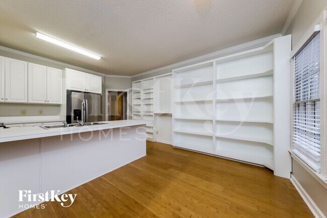 Foto del edificio - 914 Flicker Ln