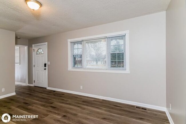 Building Photo - 9903 Daniel Dr, Louisville, KY 40118