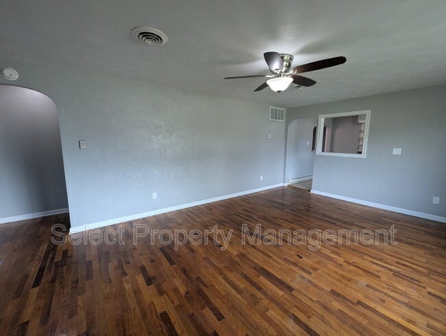 Foto del edificio - 3705 St Joe Center Rd