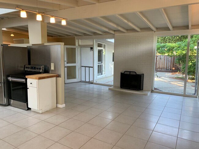 Foto del edificio - BEST VALUE IN PA!!  Charming Eichler, Midt...