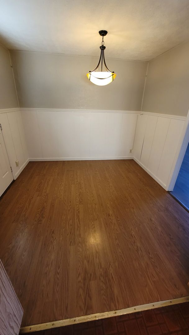 Foto del edificio - Sizable 3 bedroom 1 bathroom with attached...