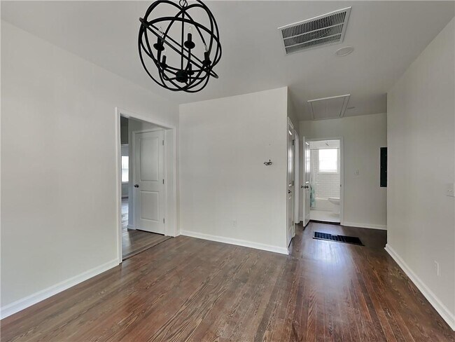 Foto del edificio - 499 Woodlawn Ave NW