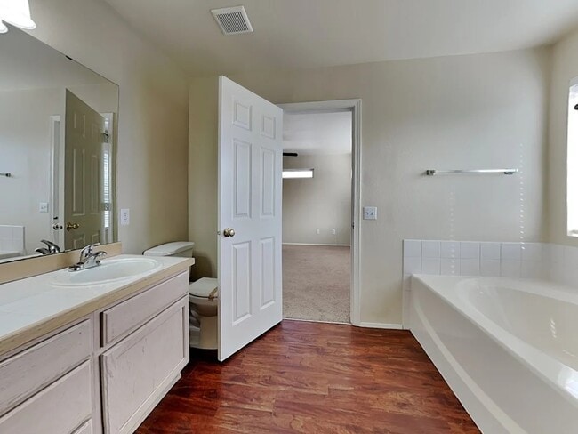 Foto del edificio - 18600 94th St Ct E