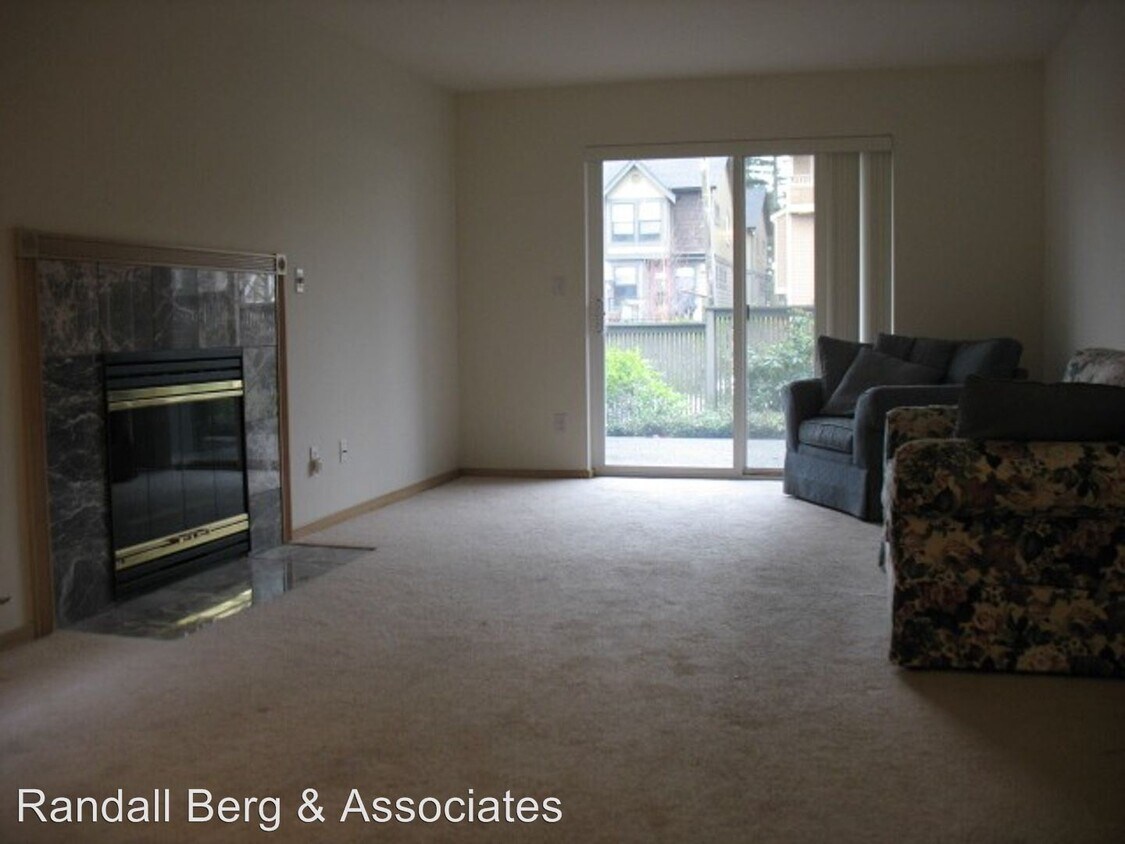 Building Photo - 4416 44th Ave SW