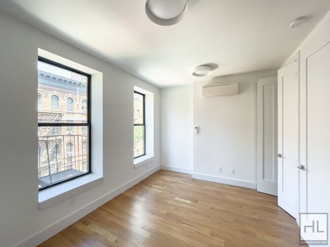 Foto del edificio - East 93 Street / Spacious 1-Bedroom 1-Bath...