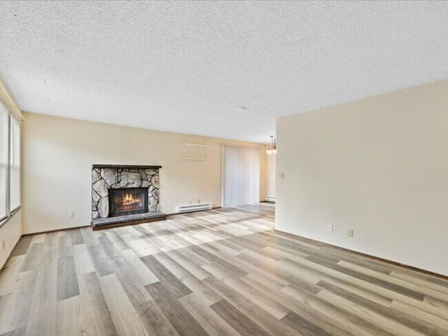 Building Photo - 3276 W 9th Ct
