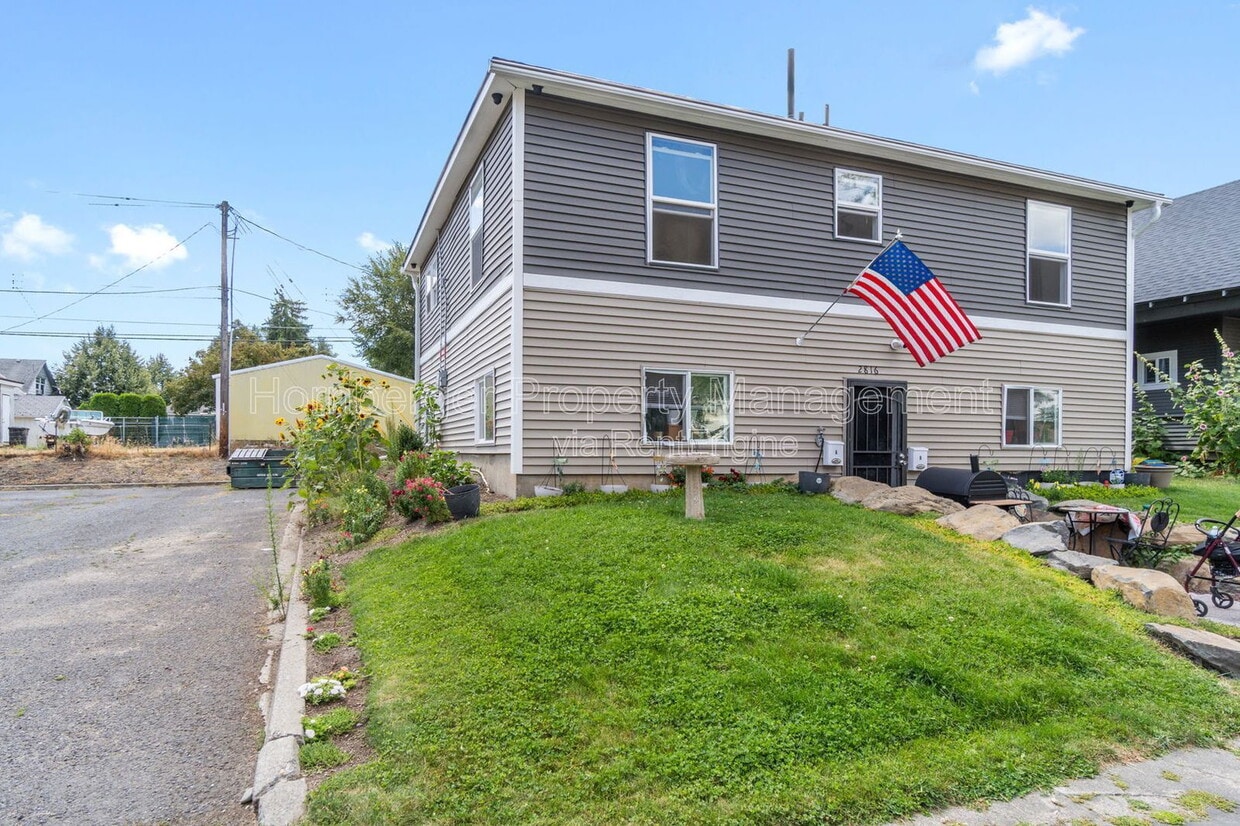 Primary Photo - 2816 E Everett Ave