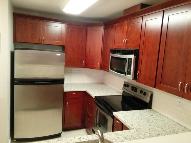 Foto del edificio - 5000 NW Village Park Dr