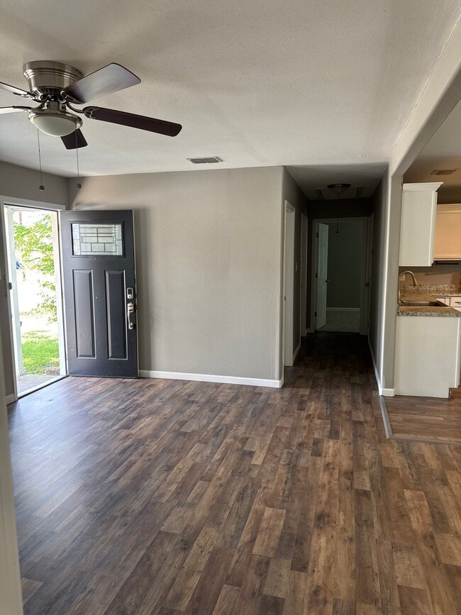 Building Photo - 3637 Harris Dr