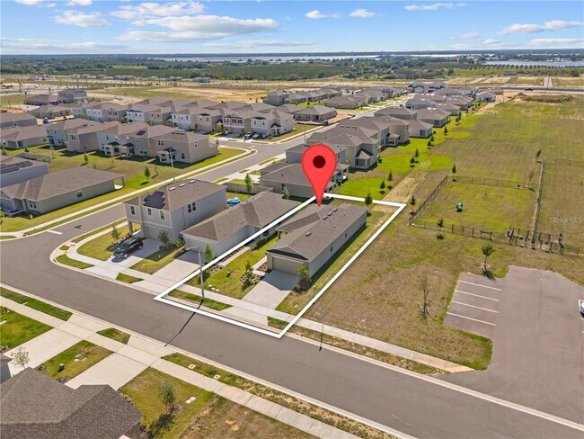 Building Photo - 4560 Ranunculus St