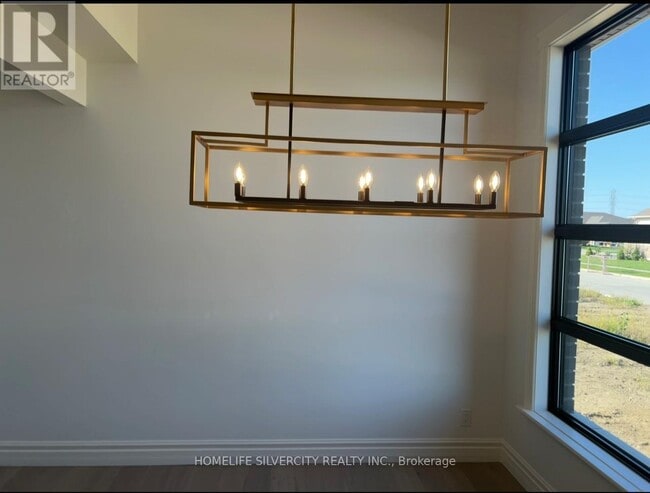 Building Photo - 359 Marla Crescent