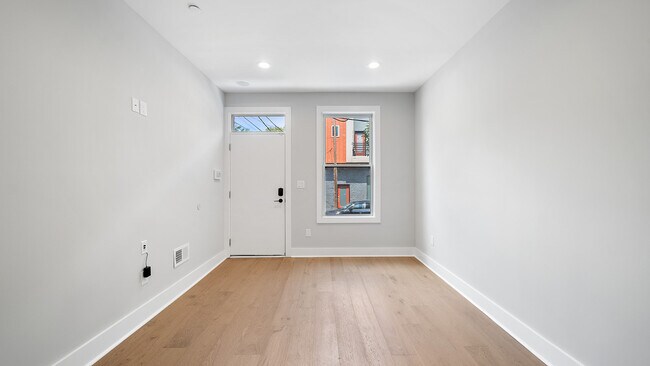 Foto del edificio - Elegant Fishtown Gem: Newly-Constructed 3 ...