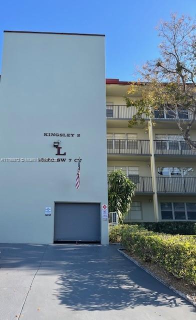 Foto principal - 13250 SW 7th Ct