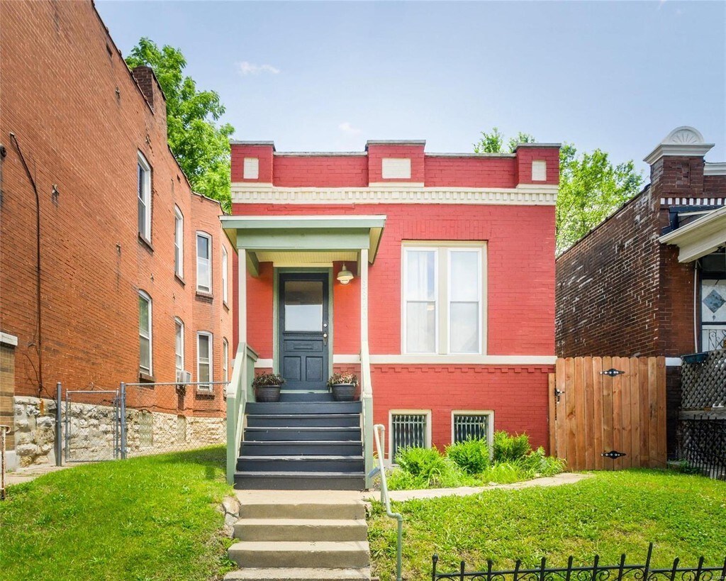 Primary Photo - 3340 Michigan Ave