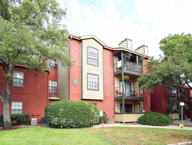 Peppermill Apartments Universal City Tx Building Photo Peppermill