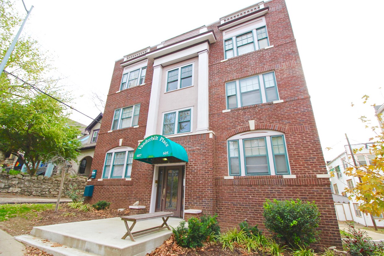 Vanderbilt Place Beautiful Interior Apartments at 605607 E 42nd St