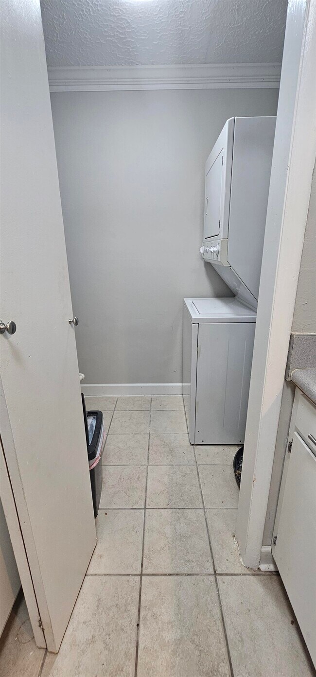 Foto del edificio - 615 Carter Ln