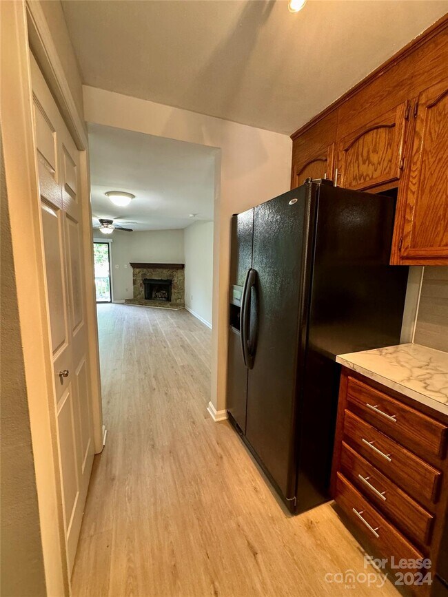 Building Photo - 100 Willow Run Dr