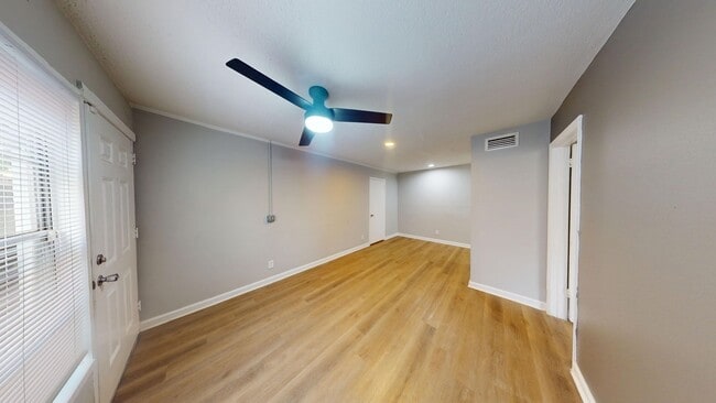 Photo - Spacious 1 Bedroom in Riverside – Washer/D... Apartment