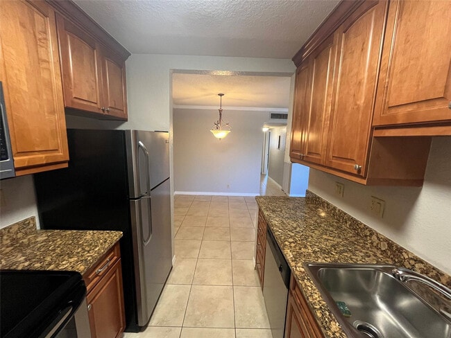 Foto del edificio - 2020 NE 56th St