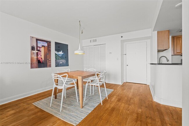Foto del edificio - 770 Claughton Island Dr