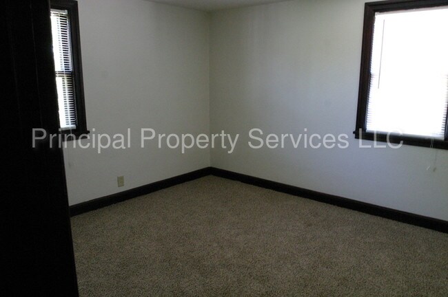 Building Photo - 711 Pine St